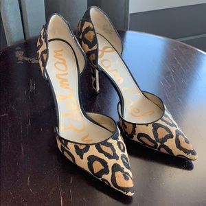 Suede and horse hair heels